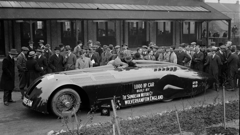 Illustration for article titled The First 40 Years Of Motor Racing